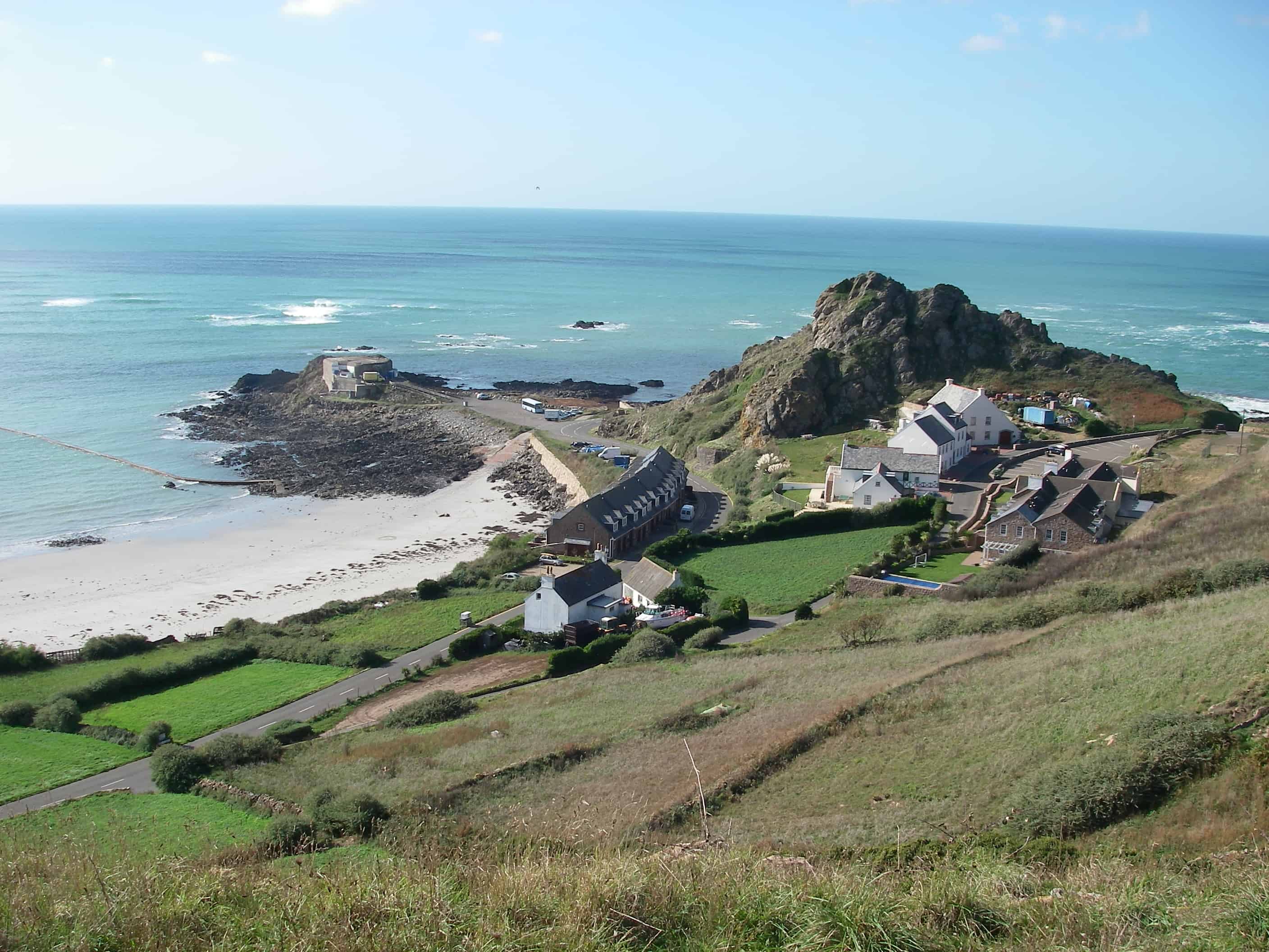 Jersey has a varied countryside of town, villages, farmland, heaths, cliffs and sandy beaches; Copyright: Dr Mike Pienkowski